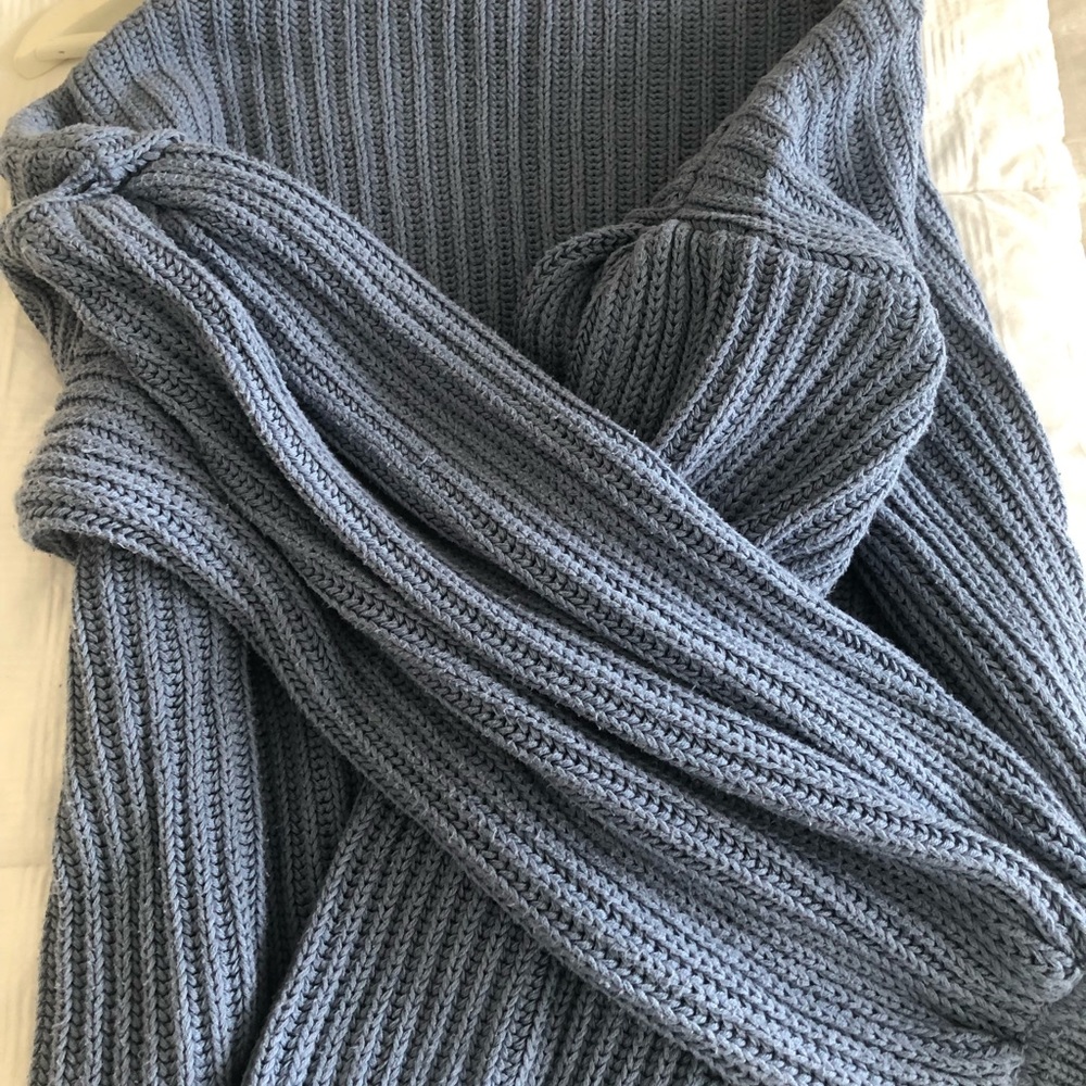 💙NA-KD Knitted Blue Oversized Sweater, High Neck with Puff Sleeves💙 - Picture 5 of 9
